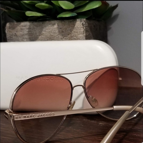 🕶MARC JACOBS AVIATOR STYLE SUNGLASSES - Picture 3 of 6
